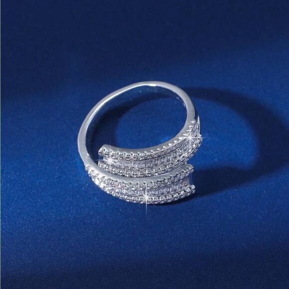 T-Shaped Copper Cubic Zirconia Ring With Open Ends - Picture 4 of 9